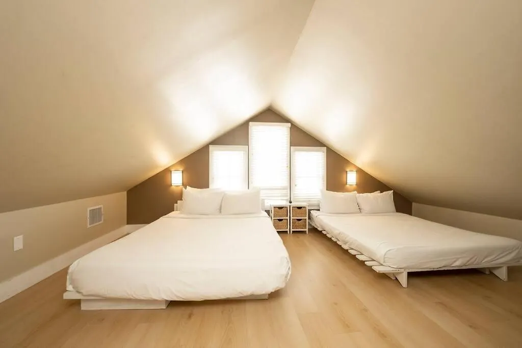 Prázdninový dům Vila Just Steps To Duval- Sleeps 10- Heated Pool House Key West