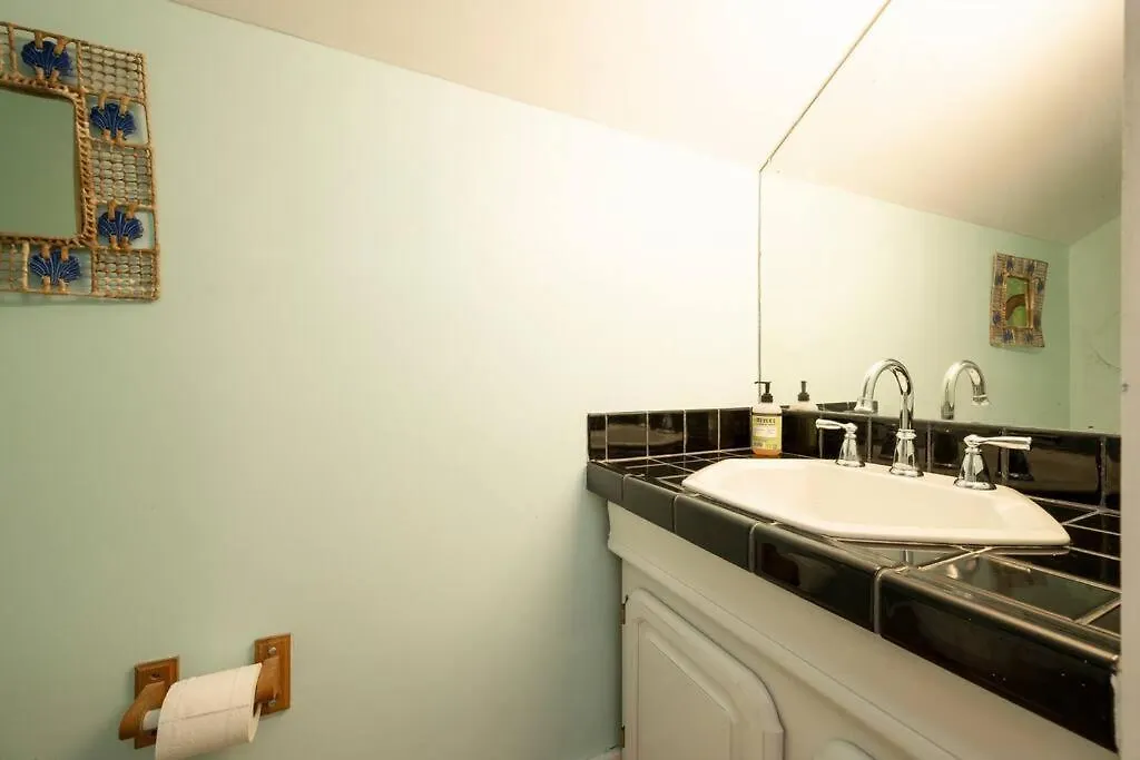 Just Steps To Duval- Sleeps 10- Heated Pool House Villa Key West Holiday home