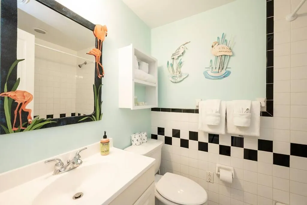Holiday home Just Steps To Duval- Sleeps 10- Heated Pool House Villa Key West